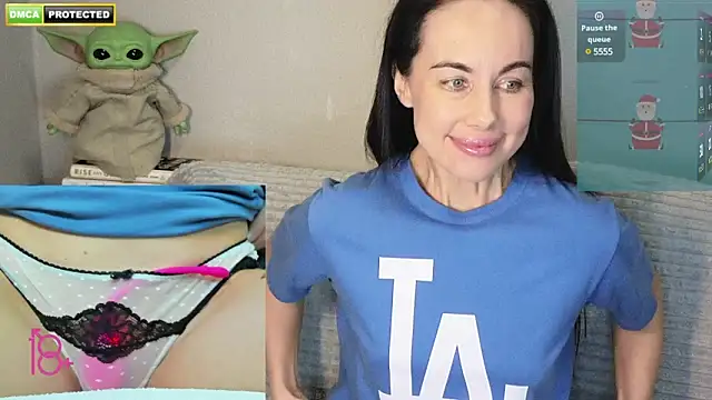 Snapshot of 3ight33nplus chatting on January 11, 11:24 pm 3ight33nplus online show from January 11, 11:24 pm