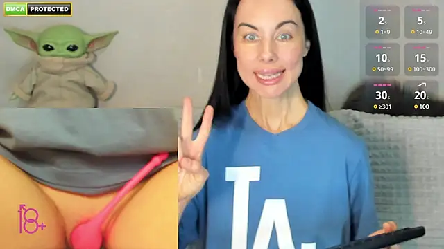 Snapshot of 3ight33nplus chatting on December 8, 11:51 pm 3ight33nplus online show from December 8, 11:51 pm