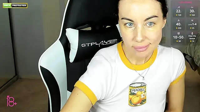 Snapshot of 3ight33nplus chatting on January 6, 1:31 am 3ight33nplus online show from January 6, 1:31 am