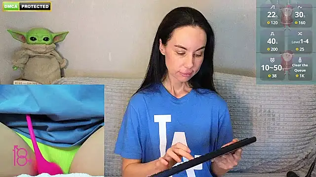 Snapshot of 3ight33nplus chatting on January 26, 2:03 am 3ight33nplus online show from January 26, 2:03 am