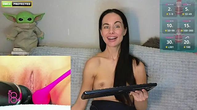 Snapshot of 3ight33nplus chatting on January 13, 2:39 am 3ight33nplus online show from January 13, 2:39 am