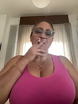 Snapshot of x_elena_x chatting on March 12, 12:15 pm x elena x online show from March 12, 12:15 pm