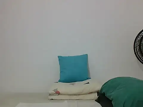 Snapshot of TRIISTAN_KING10 chatting on December 12, 1:28 pm TRIISTAN KING10 online show from December 12, 1:28 pm