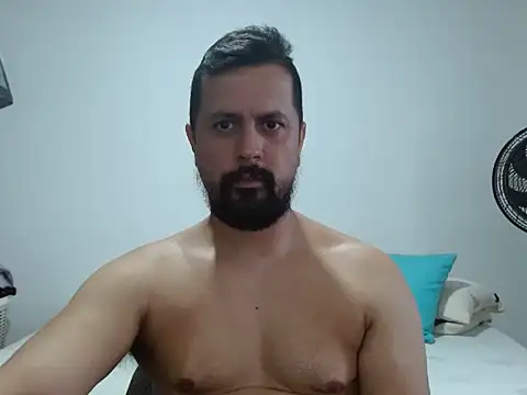 Snapshot of TRIISTAN_KING10 chatting on January 16, 9:30 pm TRIISTAN KING10 online show from January 16, 9:30 pm