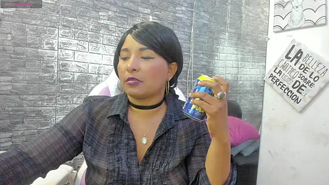 Snapshot of paola_ih chatting on June 6, 9:42 pm paola ih online show from June 6, 9:42 pm