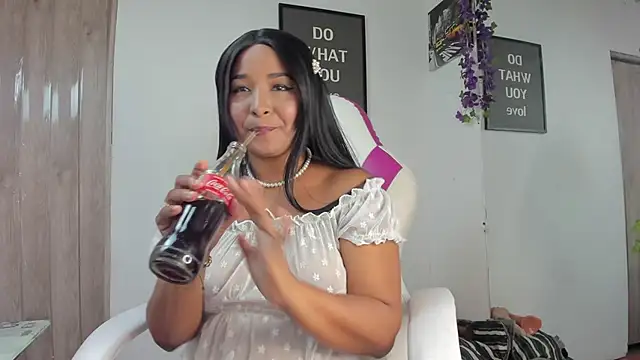paola ih online show from February 21, 2:38 pm