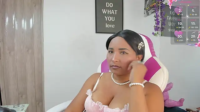 paola ih online show from February 15, 2:44 pm