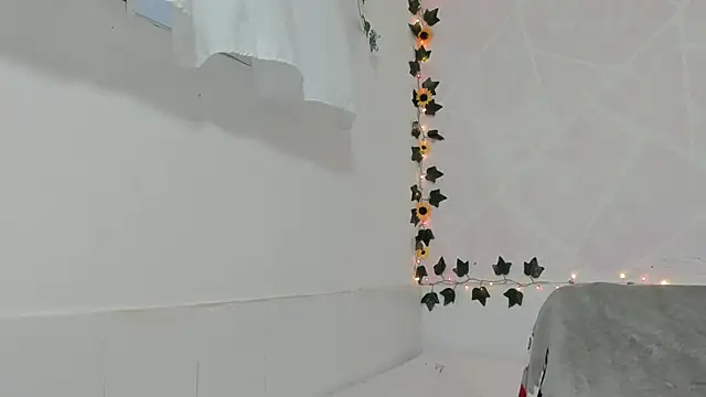 paola ih online show from October 27, 1:12 pm