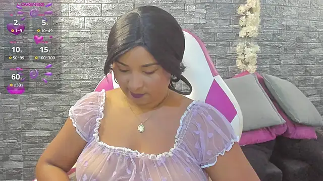 paola ih online show from June 3, 8:57 pm