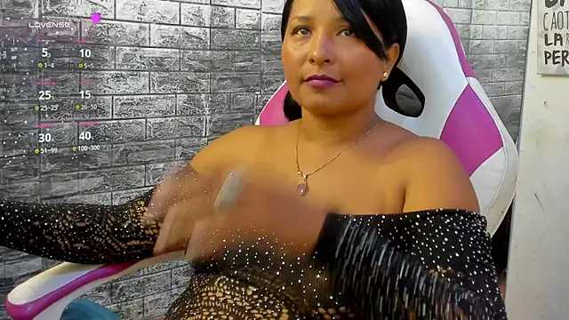 Snapshot of paola_ih chatting on July 20, 1:57 pm paola ih online show from July 20, 1:57 pm