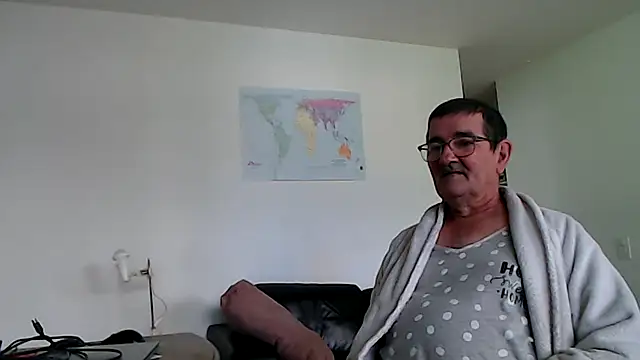Snapshot of silvio-aus-luzern-CH chatting on June 14, 6:58 am silvio-aus-luzern-CH online show from June 14, 6:58 am