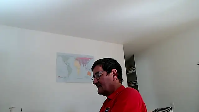 Snapshot of silvio-aus-luzern-CH chatting on June 1, 3:22 pm silvio-aus-luzern-CH online show from June 1, 3:22 pm