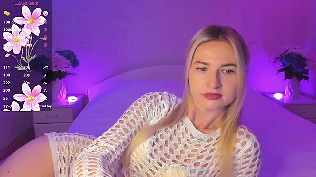 Snapshot of AnnaCarrera chatting on September 21, 9:20 pm AnnaCarrera online show from September 21, 9:20 pm