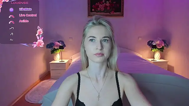Snapshot of AnnaCarrera chatting on June 7, 7:41 pm AnnaCarrera online show from June 7, 7:41 pm