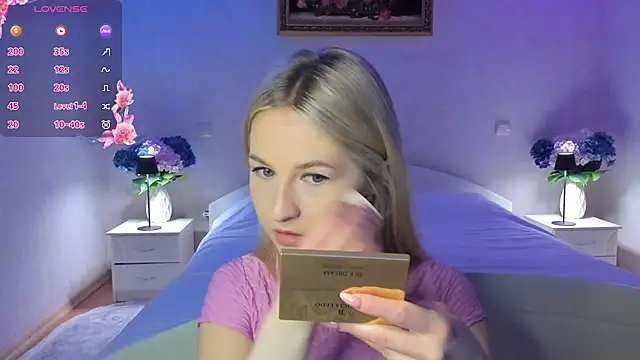 Snapshot of AnnaCarrera chatting on February 20, 8:33 pm AnnaCarrera online show from February 20, 8:33 pm