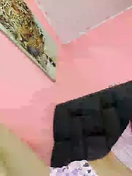 Snapshot of secretgreisy_ chatting on December 9, 7:50 am secretgreisy online show from December 9, 7:50 am