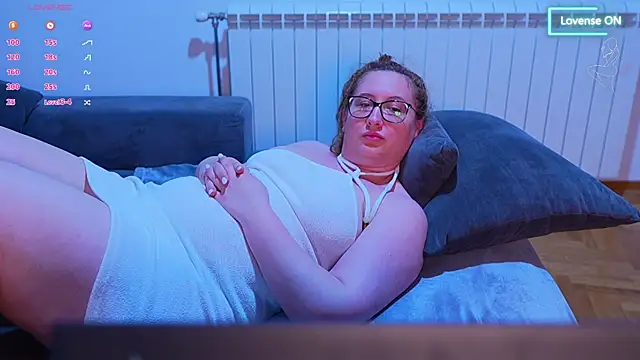 pawg queen online show from June 15, 12:01 am