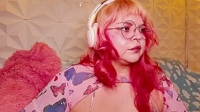 Snapshot of Satyn_doll chatting on June 25, 10:48 pm Satyn doll online show from June 25, 10:48 pm