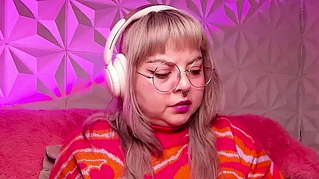 Satyn doll online show from December 4, 11:59 pm