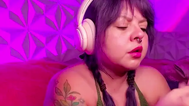 Satyn doll online show from October 21, 4:34 am