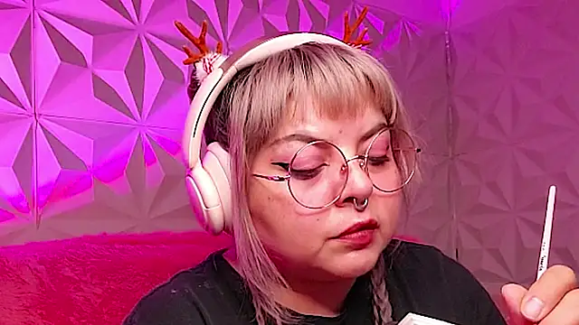 Satyn doll online show from December 3, 12:23 am