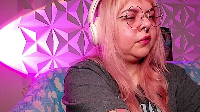 Satyn doll online show from April 20, 11:06 pm