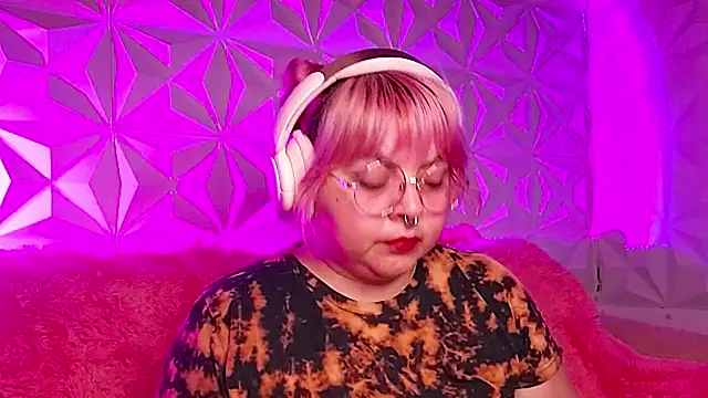 Satyn doll online show from February 21, 10:01 pm