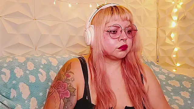 Satyn doll online show from May 20, 10:18 pm
