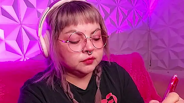 Satyn doll online show from November 8, 10:35 pm