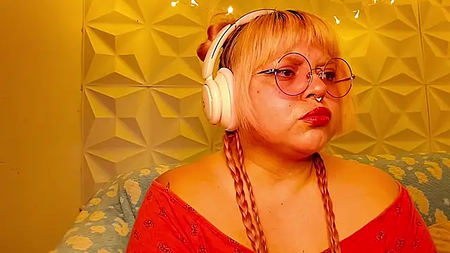 Satyn doll online show from May 10, 10:11 pm