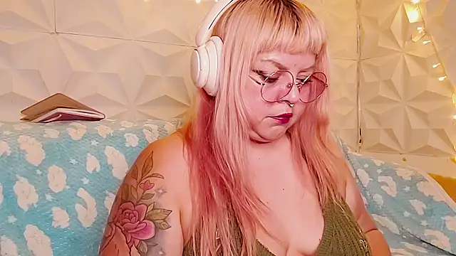 Satyn doll online show from May 22, 2:20 am