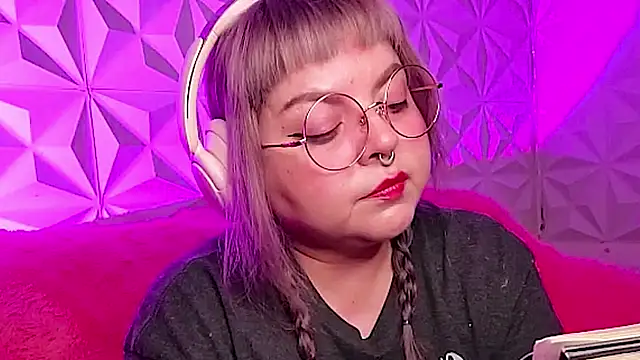 Satyn doll online show from November 2, 10:15 pm