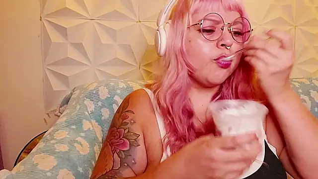 Satyn doll online show from May 31, 2:06 am