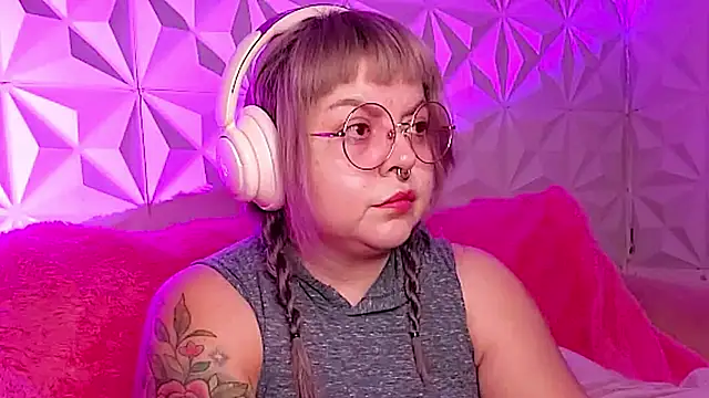 Satyn doll online show from November 9, 10:14 pm