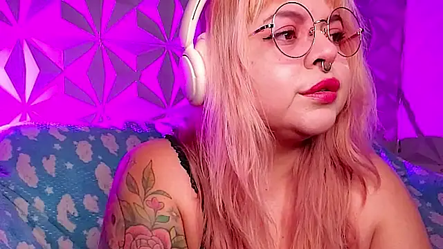 Satyn doll online show from April 5, 10:16 pm