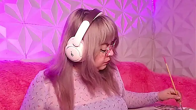 Satyn doll online show from November 17, 11:42 pm