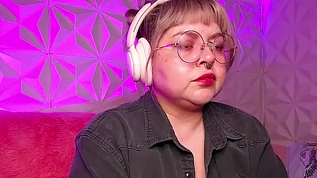 Satyn doll online show from November 19, 12:10 am