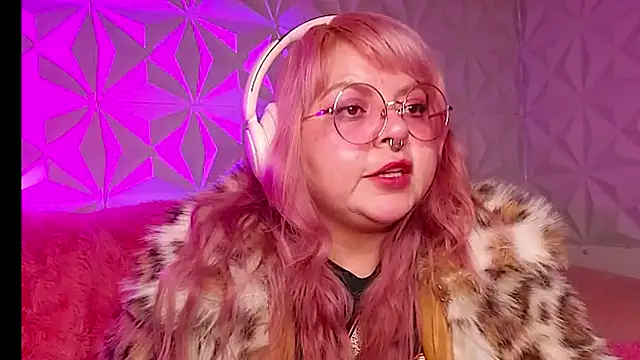 Satyn doll online show from January 11, 1:34 am