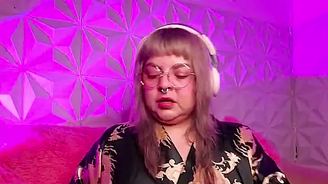 Satyn doll online show from November 16, 10:35 pm