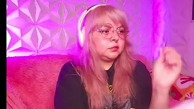 Satyn doll online show from January 18, 2:04 am