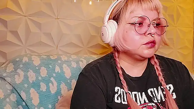 Satyn doll online show from May 20, 1:13 am