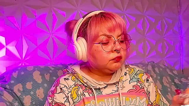 Satyn doll online show from February 19, 1:13 am