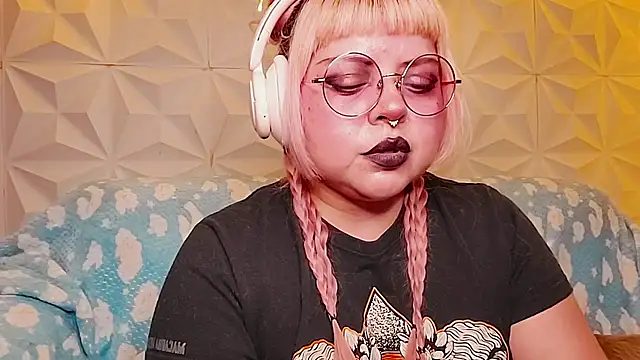 Satyn doll online show from May 15, 11:36 pm