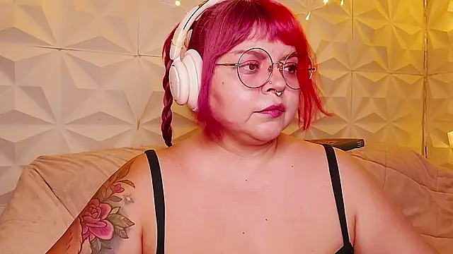 Snapshot of Satyn_doll chatting on July 21, 12:02 am Satyn doll online show from July 21, 12:02 am
