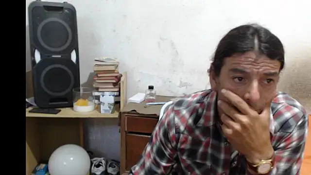 Snapshot of Silari1977 chatting on November 24, 8:31 pm Silari1977 online show from November 24, 8:31 pm