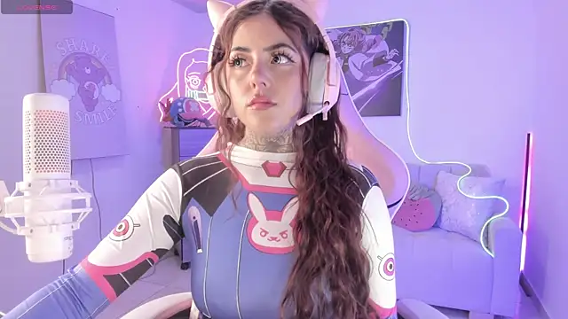 Snapshot of cute_catlyn chatting on November 27, 4:51 pm cute catlyn online show from November 27, 4:51 pm