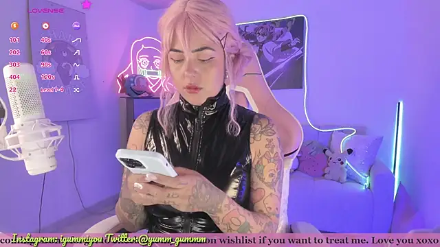 cute catlyn online show from December 15, 3:29 pm