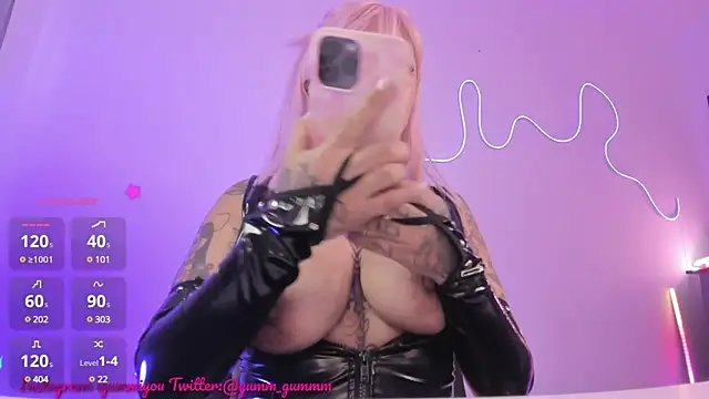 cute catlyn online show from March 18, 5:12 pm