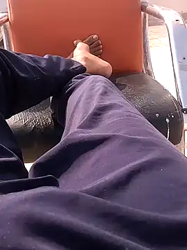 indianguy21 online show from December 22, 7:22 am