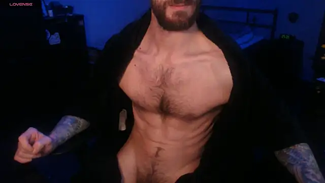 Snapshot of SexxxyLouis chatting on October 11, 9:32 am SexxxyLouis online show from October 11, 9:32 am